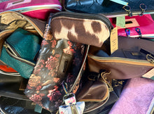 Load image into Gallery viewer, Everyday Zipper Pouch – By: Tally Ho Stitchery