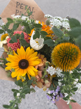 Load image into Gallery viewer, Seasonal Fresh-Cut Flower Bouquets – By: Petal Peaks Flower Farm
