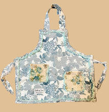 Load image into Gallery viewer, Handmade Jean Pocket Aprons - By: Quilts by Tiana
